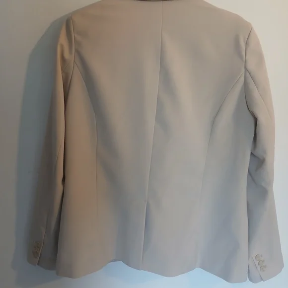 Women's Cream Blazer - Picture 7 of 8